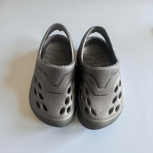 Baby Unisex Crocs Clog Shoes Size 4 NEW